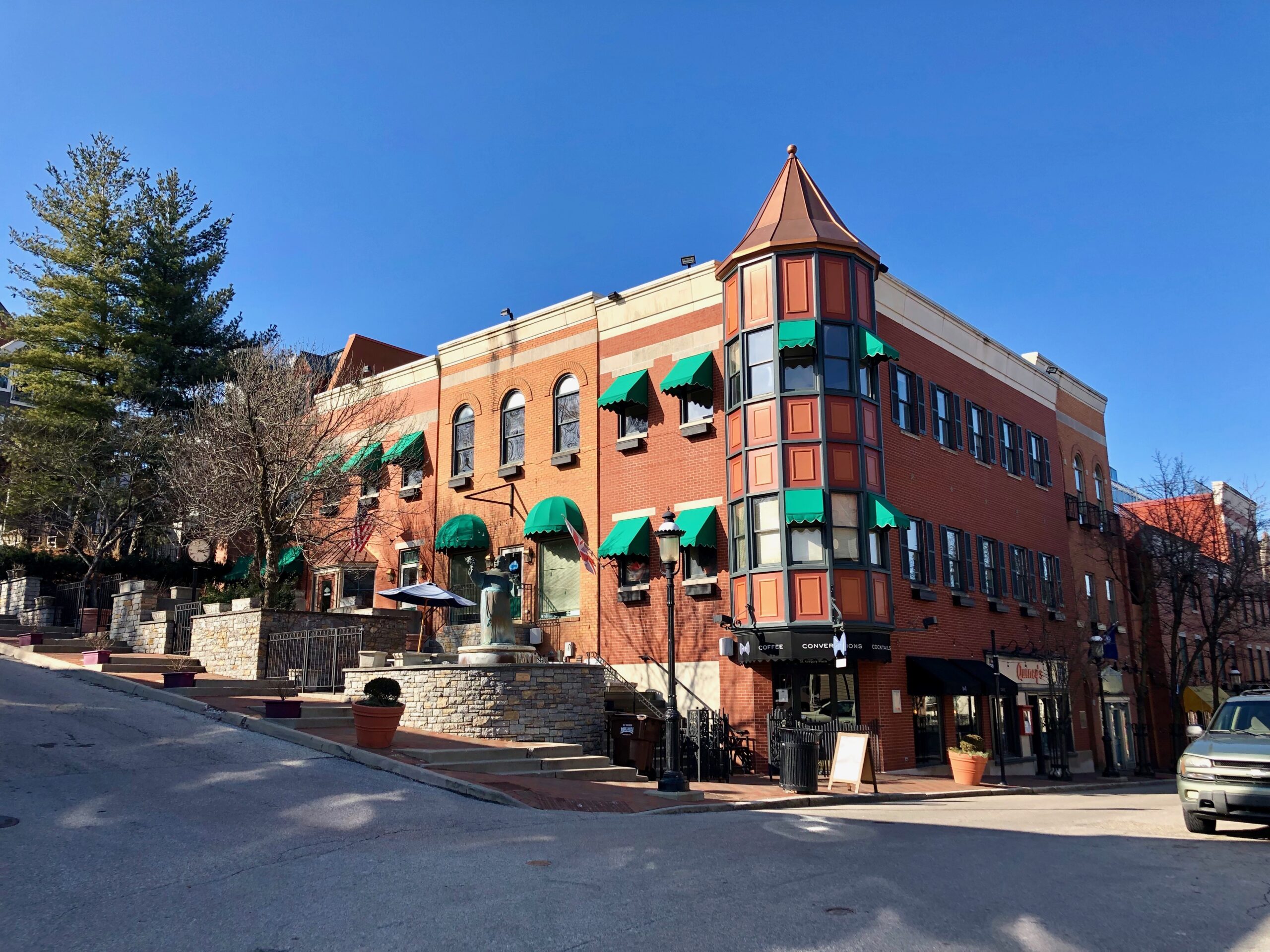 St._Gregory_Street,_Mount_Adams,_Cincinnati,_OH_(33263479528)